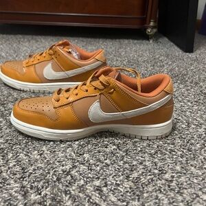 Nike Low-Top Sneakers in Tan and White